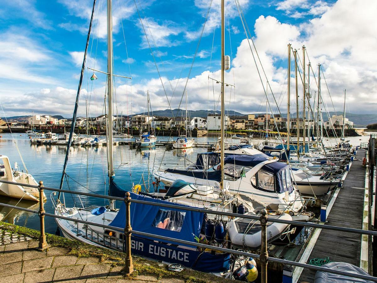 The Captain'S Bank Porthmadog Exterior photo
